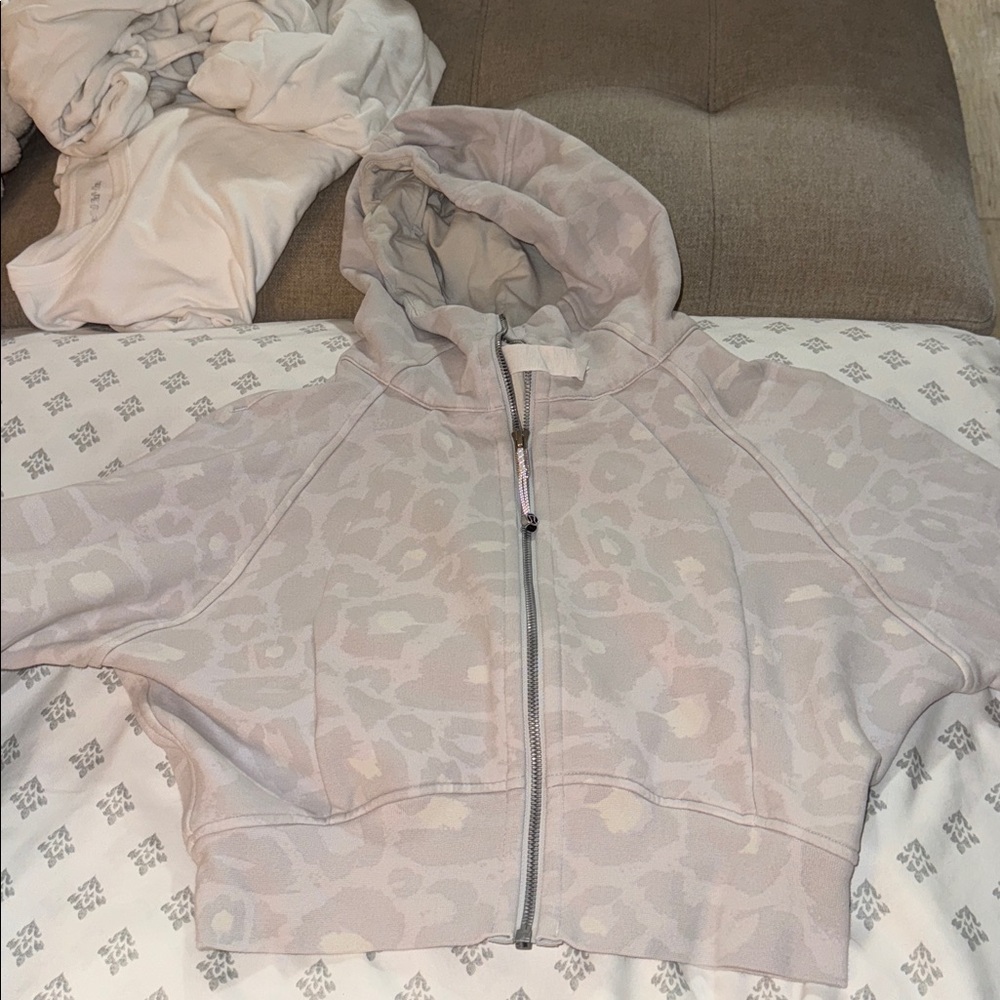 LuLulemon Gray Leopard Print Hoodie